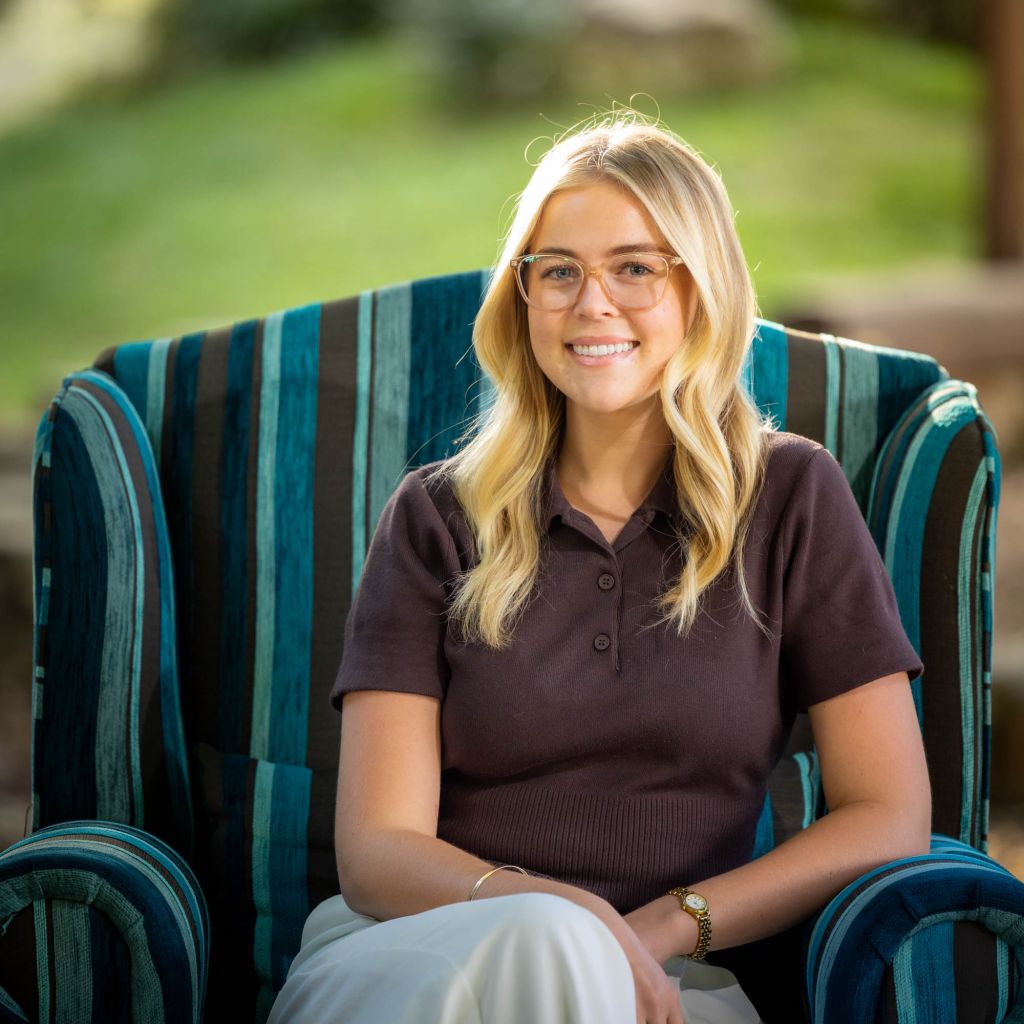 Bear-AnalieseHeadshot-1